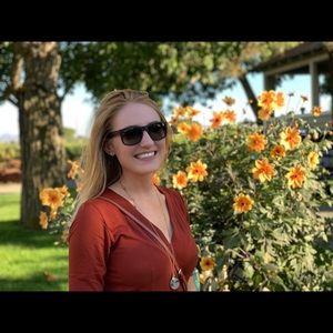 Meet your Posher, Brianna